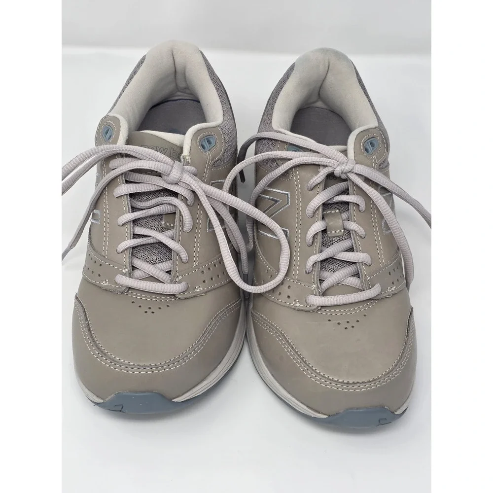 New Balance 928 V3 Womens SIZE 6 2E Wide Walking Shoes Lace Up Sneakers Beige